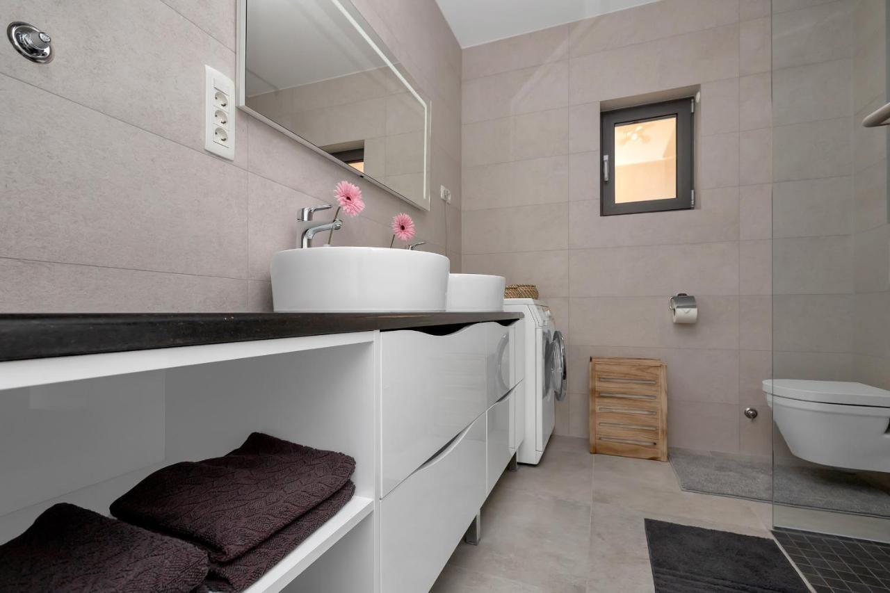 Luxury Apartment Macola Free Beach Parking Makarska Ngoại thất bức ảnh